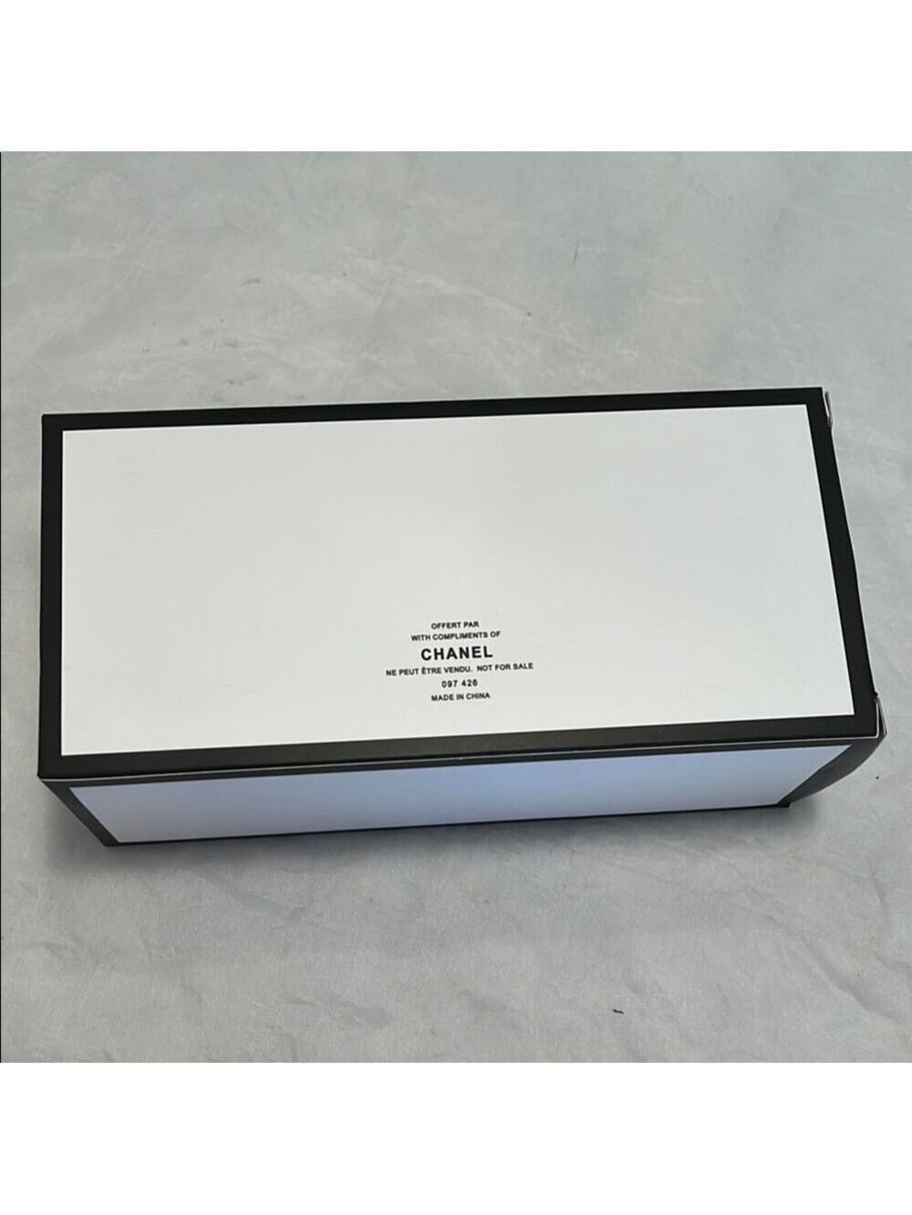 CHANEL Monochrome Storage Box - Picture 2 of 8